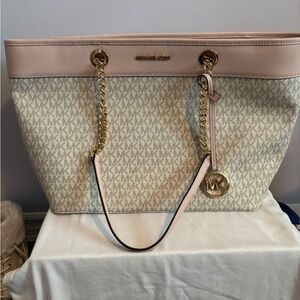 Michael Kors gorgeous purse!  Used very little
